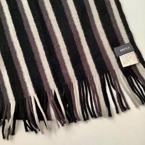 Black & Grey Striped Winter Scarf - Picture 2 of 4